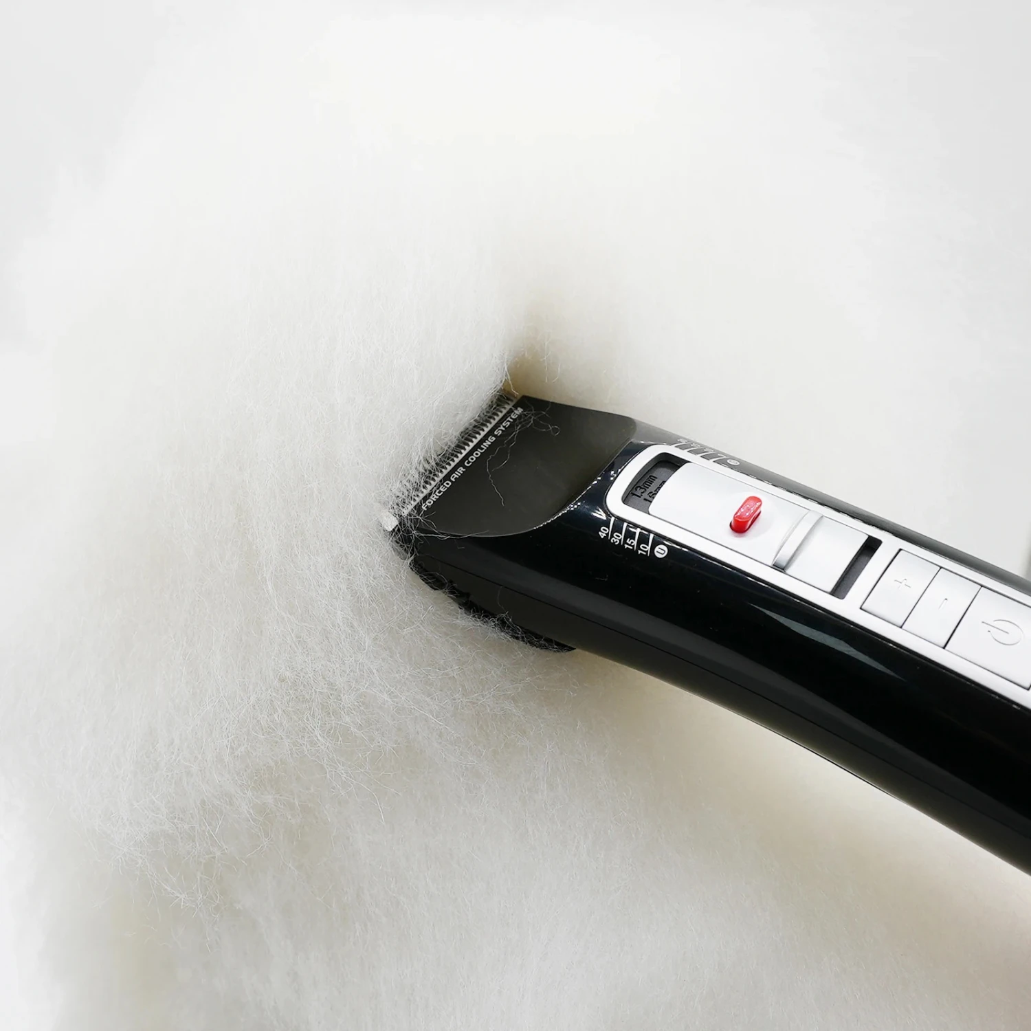 Shernbao Smart Digital 4-in-1 Adjustable Clipper PGC660 6 Shernbao Smart Digital 4-in-1 Adjustable Clipper PGC660 - Image 4